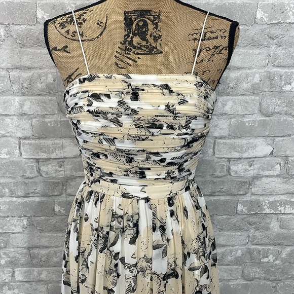 ERIN by Erin Fetherson Isabelle Print Chiffon
Dress - Picture 3 of 9